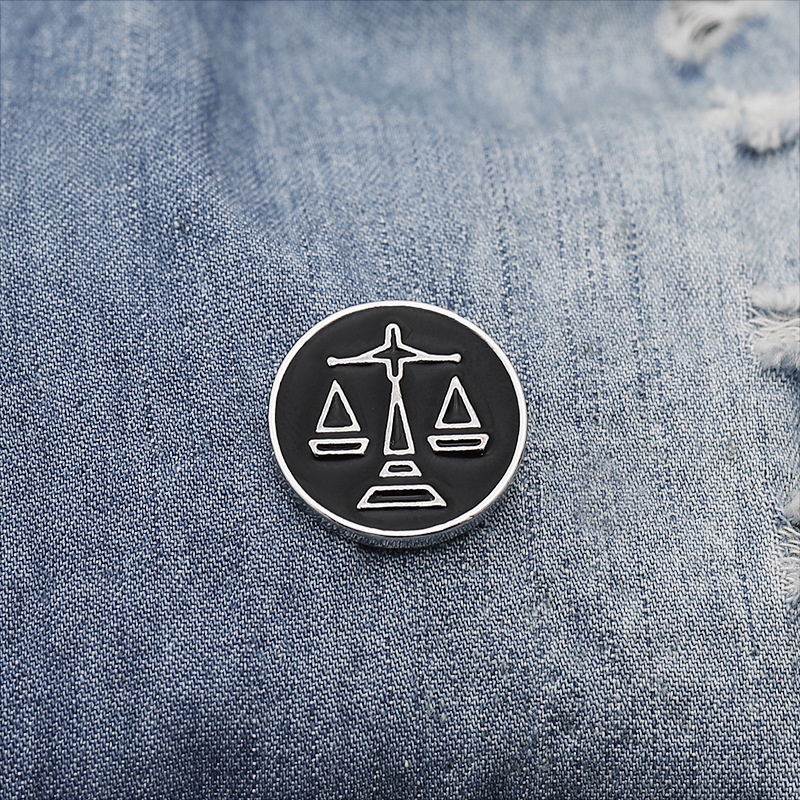 Broche Con Logotipo De Abogado Estilo Punk Pin Justice Balance Insignia