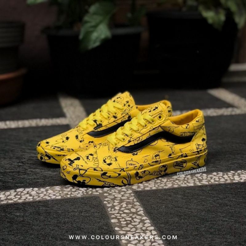 Vans on sale snoopy amarillo