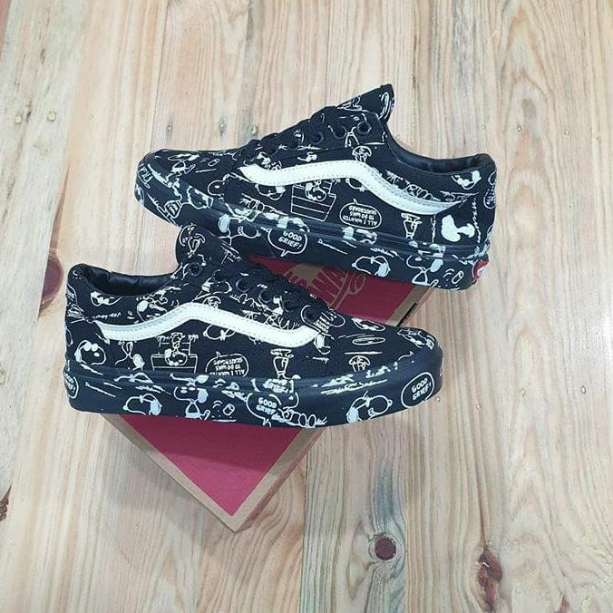 E UWO Vans X PEANUTS zapatos VANS SNOOPY BLACK SNEAKERS VANS hombres mujeres terviral Shopee Colombia