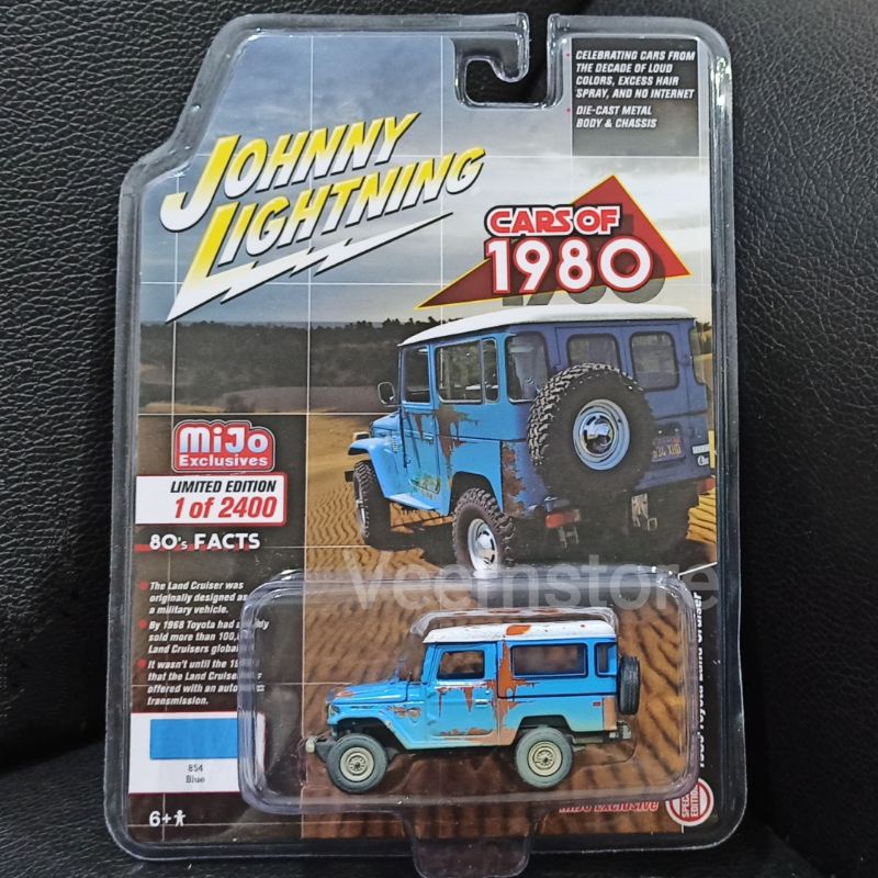 Miniature Toyota Land Cruiser 1980 Johnny Lightning 1:64 - Violet, Boîte Non Ouverte - Modène JLSP274