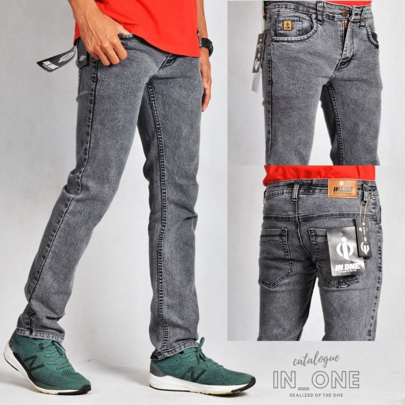 Jeans de mezclilla slim fit diseñados para estilo y comodidad. Perfectos para un look moderno y elegante.