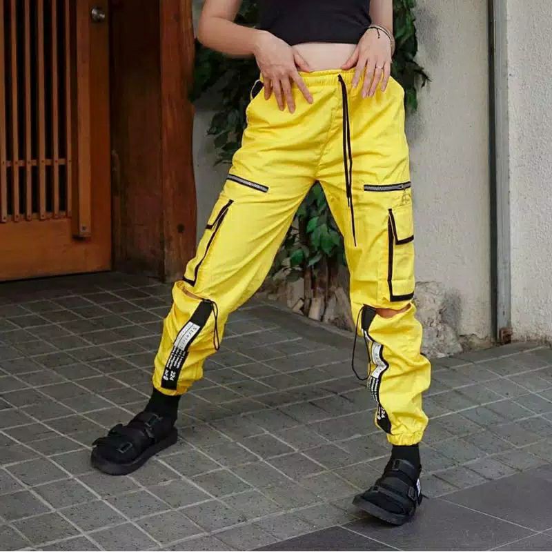 Jogger best sale amarillo mujer