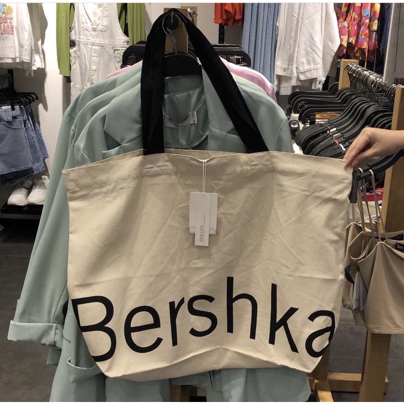 Bolsos 2024 bershka 2020