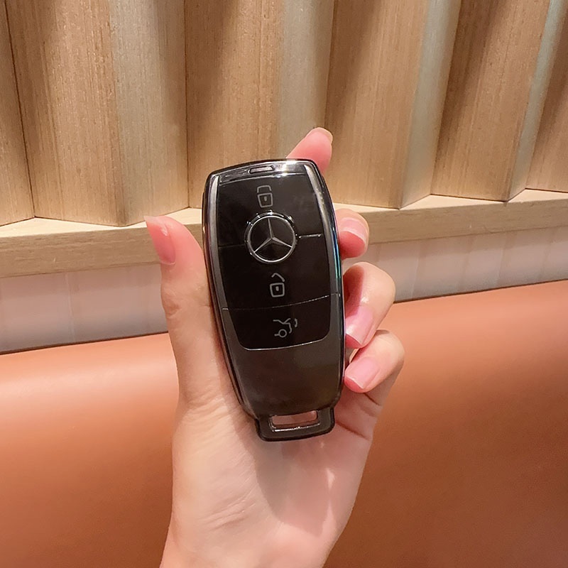 4 Botones Protección Antiarañazos Funda Para Llave De Mercedes - Piel Y Metal, Compatible Con Clase C, S, GLC, GLE, EQE, EQS 2023-2025 (4 Botones), Con Llavero Protección Llave 4 Botones