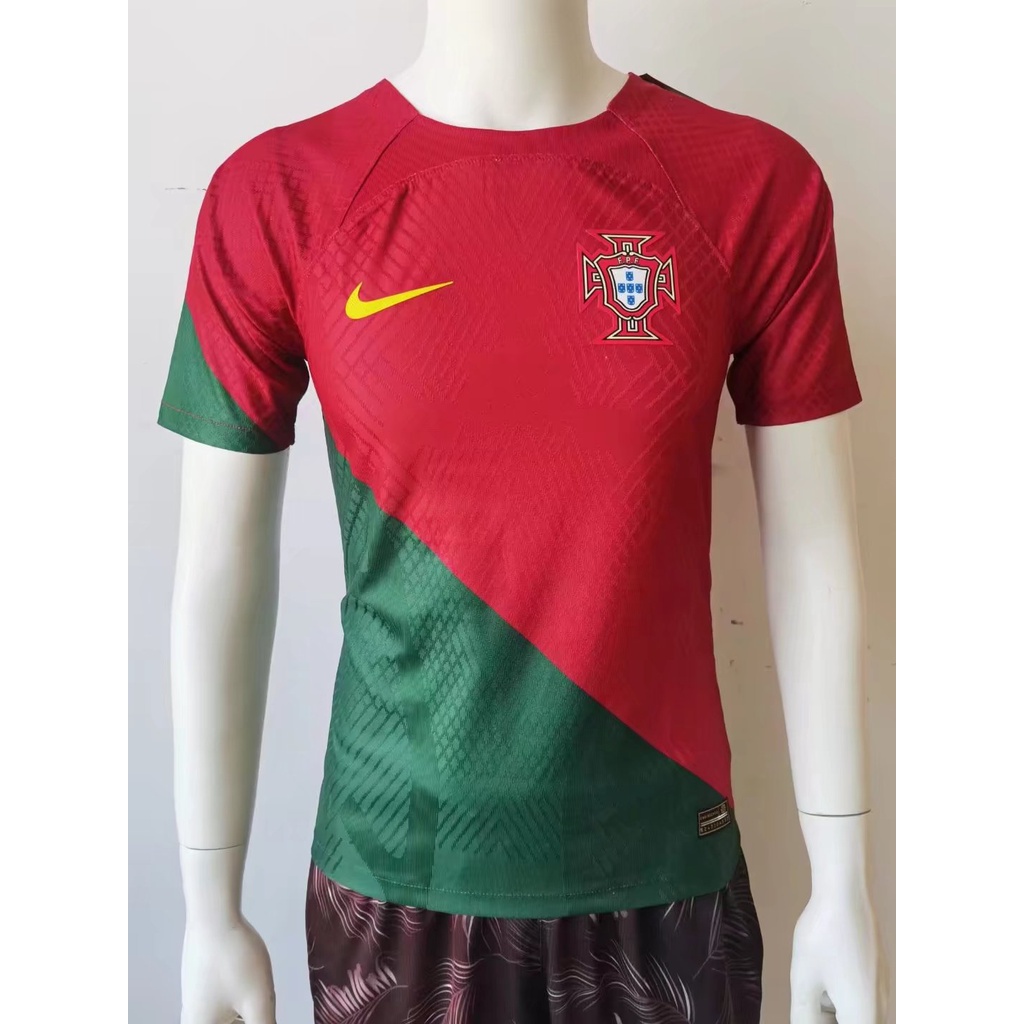 Camiseta Roja Y Verde De Futbol