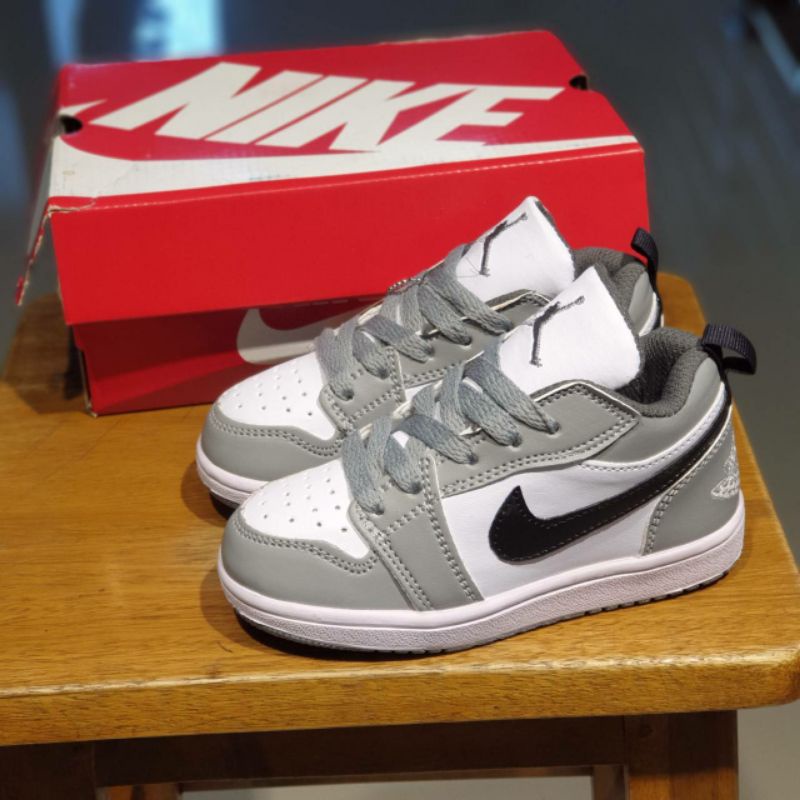 Jordan zapatos para niños deals