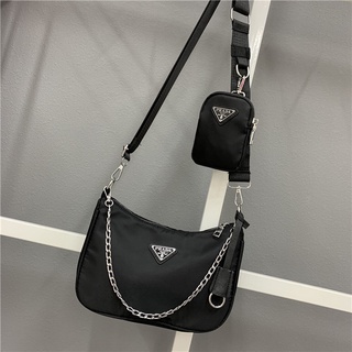 Bolsa prada best sale negra chica