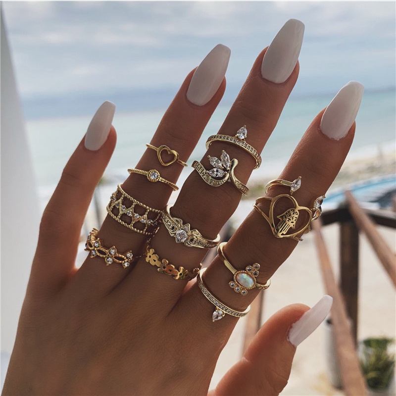 Anillos oro mujer  Accesorios de joyería, Joyas para la mano