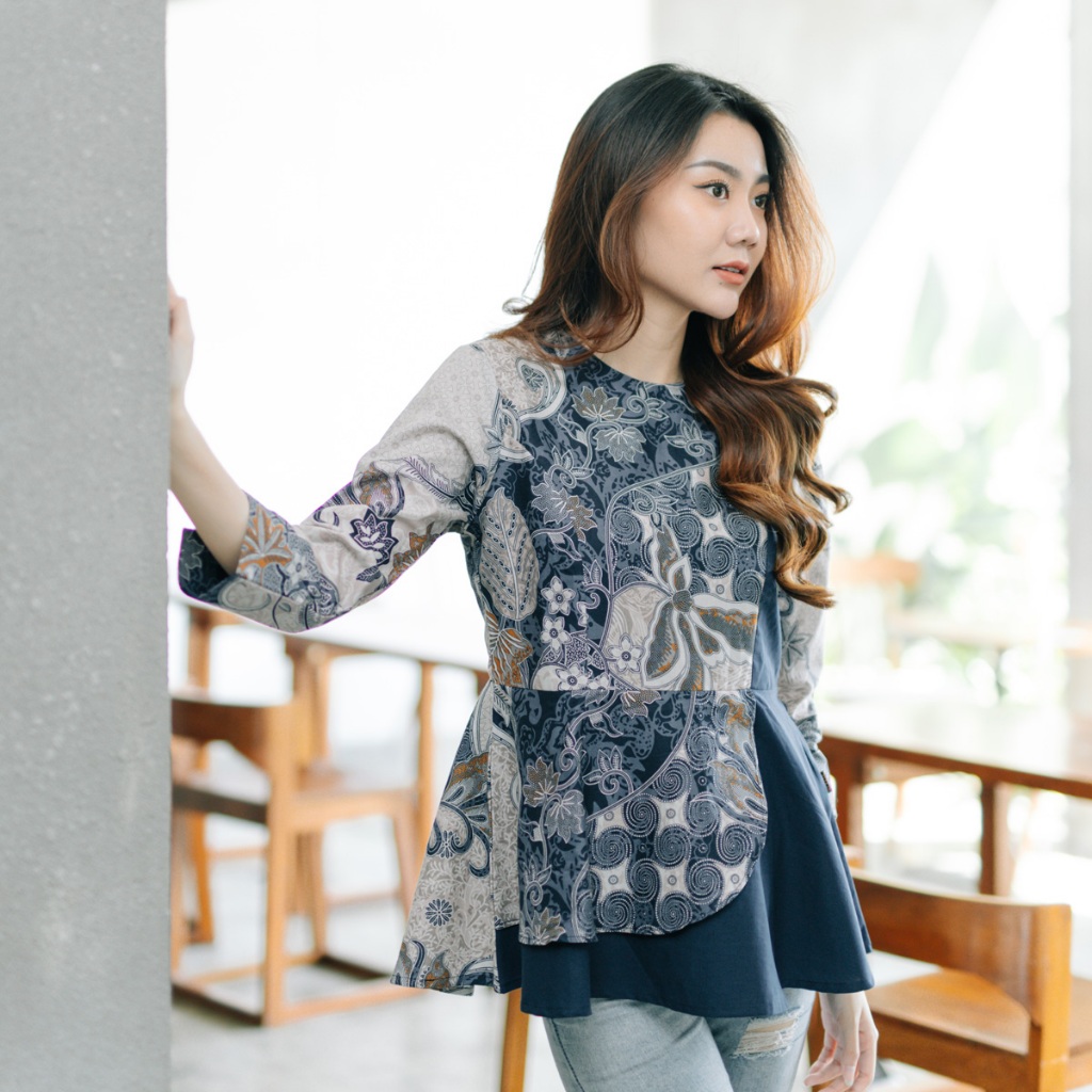 BRIETTA WILLA BATIK main image 1