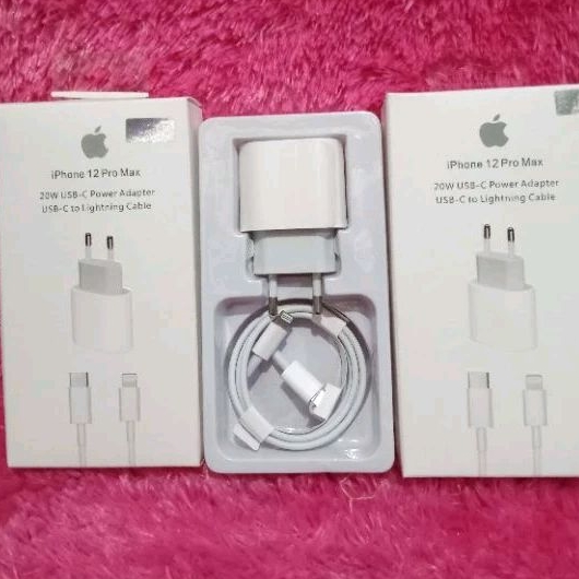 El cable USB-C a Lightning trenzado del iPhone 12 aparece en más