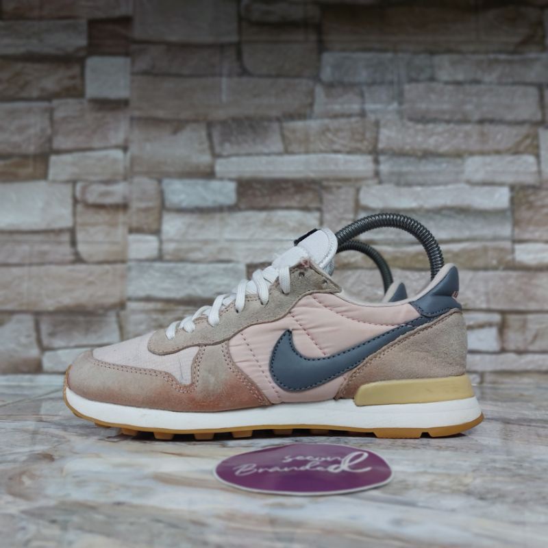 Nike on sale internationalist colombia