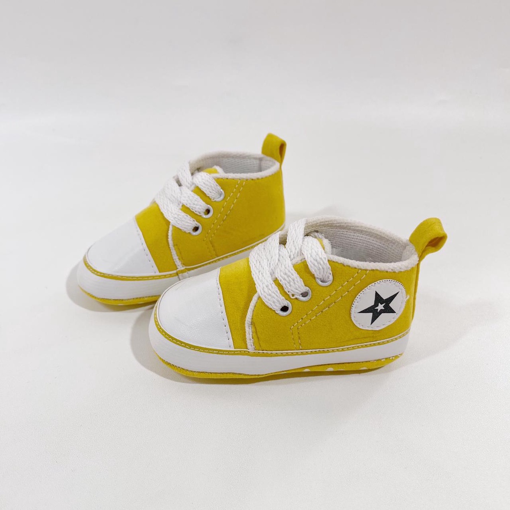 Zapatos amarillos best sale para bebe