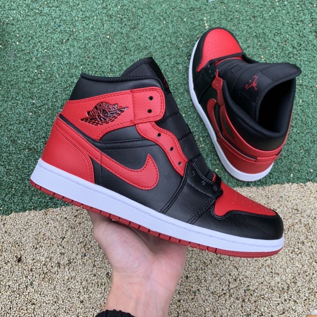 Jordan rojo negro 2025